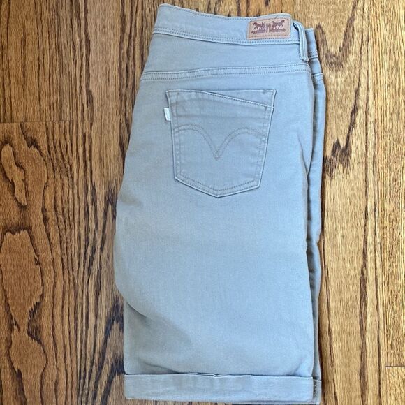 EUC Levi’s Strauss Jean Shorts Women’s Size 12 - Picture 12 of 14